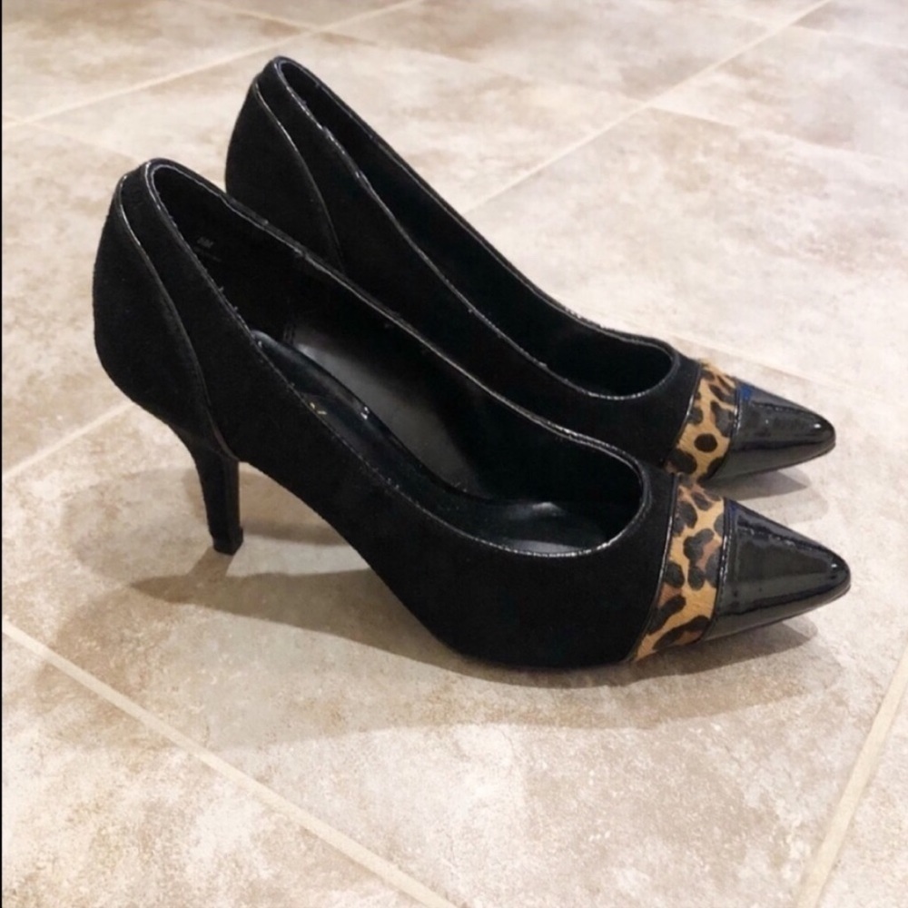 Moda animal black leather pointy toe heelsโฆ